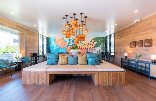Kahului Hotel | Seaside Escape | Outdoor Pool | Pet-friendly | Beach Access | 2 Chic Units