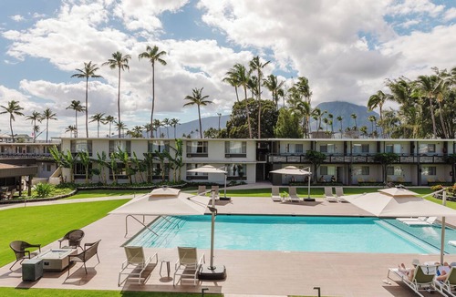 Kahului Hotel | Seaside Escape | Outdoor Pool | Pet-friendly | Beach Access | 2 Chic Units