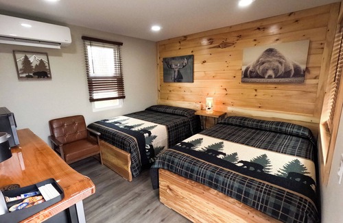 North Greece House | Sleepy Bear Inn