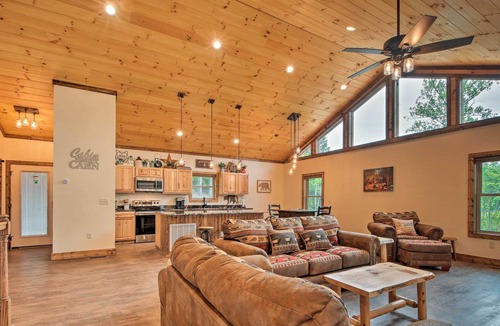 Bryson City Cabin | 'Southern Spirit' Cabin - 1 Mile to Bryson City!