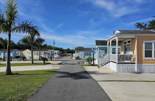Kissimmee House | SPACIOUS 1 BEDROOM HOUSE IN DISNEY AREA 5 STAR RATED MILL CREEK RESORT 2753