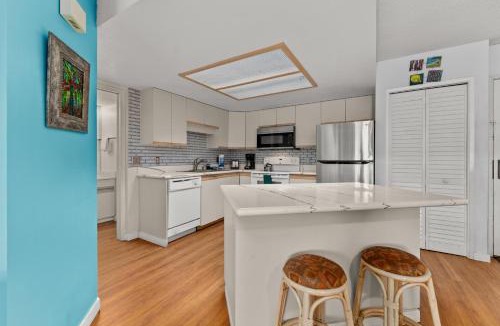 Kihei House | Spacious Condo Across the Street from Maui's Best Beaches MBG304