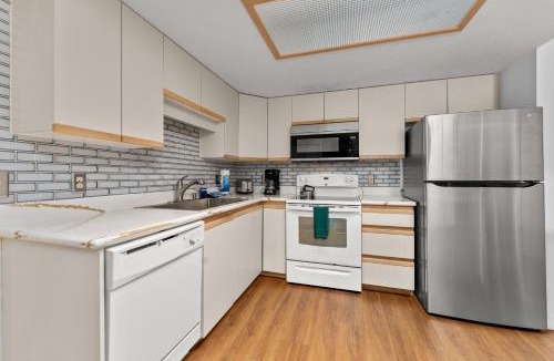 Kihei House | Spacious Condo Across the Street from Maui's Best Beaches MBG304