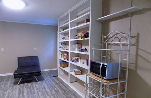 Perry House | Spacious home Sleeps 12! - 7 min to GA Nat. Fairgrounds & 30 mins to RAFB