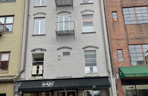 Downtown Asheville Condo | Spring into Summer in this perfectly located downtown condo! ☀️🌷