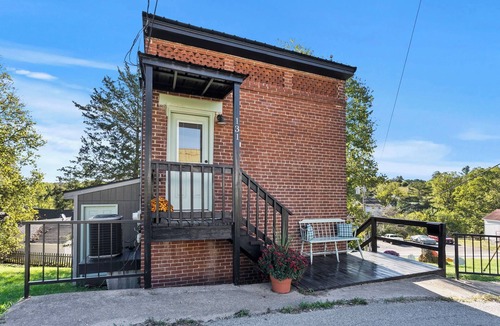 Sadieville House | Stay at the 1902 Jail House Inn