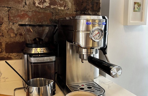 Chinatown Apartment | studio in chinatown/little italy fabulous neighborhood
