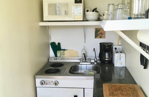 Kailua Apartment | Stunning Views: 5 min to beach and you will be amazed by the mountain views !