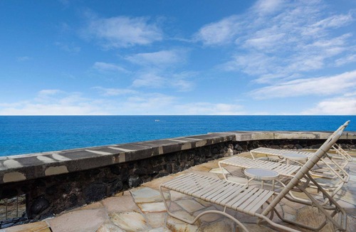 Historic Kailua Village Condo | 🤿 Styling Oceanfront Condo! 🌅 - Hale Kona Kai 303 🐢