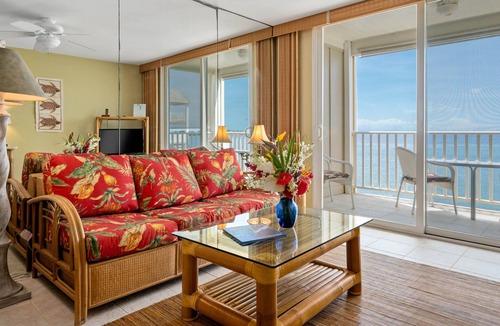 Historic Kailua Village Condo | 🤿 Styling Oceanfront Condo! 🌅 - Hale Kona Kai 303 🐢