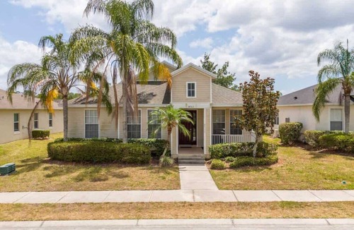 Trafalgar Village House | Stylish Family Retreat in Kissimmee
