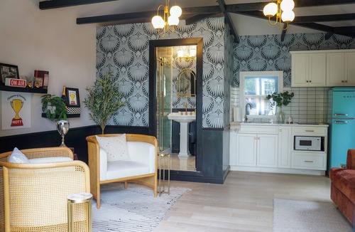 Windsor Square House | Summer Deal! Dream Home in Larchmont Village