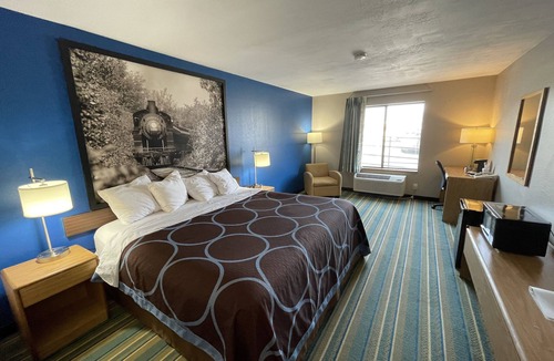 Beaver Dam Hotel | Super 8 by Wyndham Beaver Dam