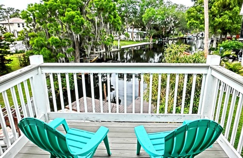 Weeki Wachee Gardens House | Swim Mat, Kayaks, Fire Pit! PET FRIENDLY - Sunfish Cove - Weeki Wachee River