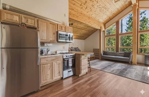 Twin Peaks Ski Chalet | Tahoe Summer Escape Theater, Gym & Next to Lake!