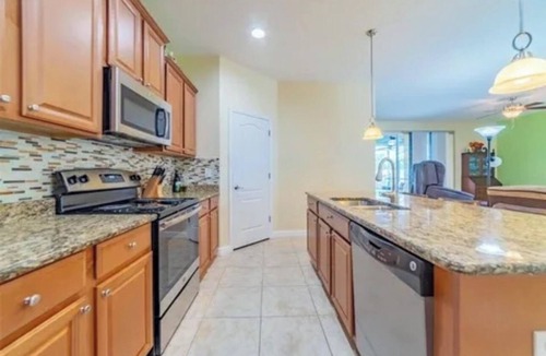 Live Oak Preserve House | Tampa Sunshine Oasis/Heated Saltwater Pool/4Bed, 3Bath/Sleeps 10/Fenced