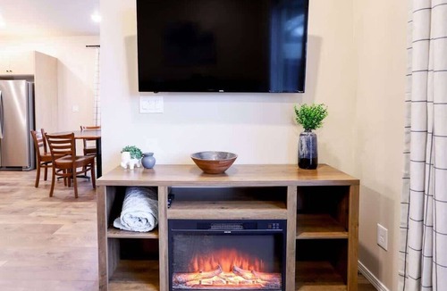 Caldwell Condo | Team & Family Retreat | Dual Duplex | Sleeps 20 Near I-84