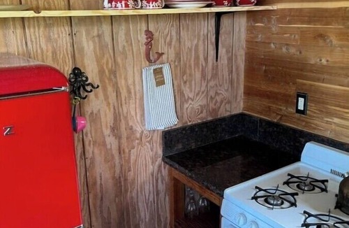 Honokaa Cottage | Terrific cottage with WiFi in Honokaa AKA"Upper House"