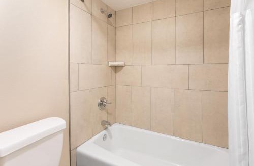 Skyland Hotel | The Asheville Airport Inn
