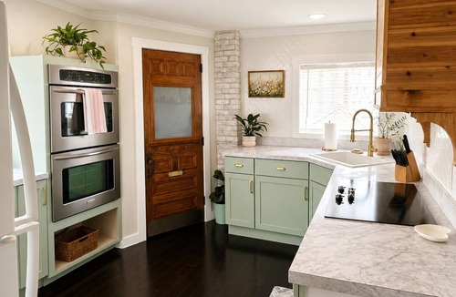 Drifting Cottage | The Cottage on Knox - Quaint 2-bedroom with AC located in charming Lanse