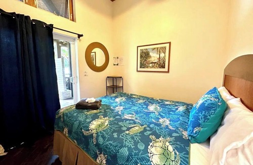 Kapoho Hotel | The Double Suite: Steps from Pāhoa’s Landmarks & Jungle Trails