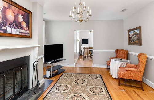 Portsmouth Apartment | The Enchantment of Old Towne Portsmouth - Suite 2