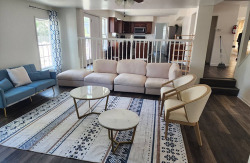 Lanham House | The Hideout, a spacious 5BR, 3BT home that's perfect for families friends.