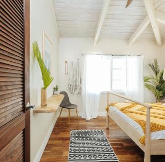 Kailua-Kona House | The Koi House with Pool