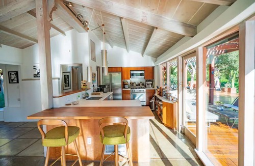 Beverly Glen Villa | The Lillypad: A Unique Picturesque Treehouse in the Mountains of Beverly Hills