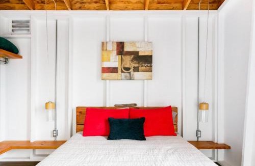 Pahoa House | THE OHANA HOUSE, Amazing Tiny Home on A Volcanic Lava Field!
