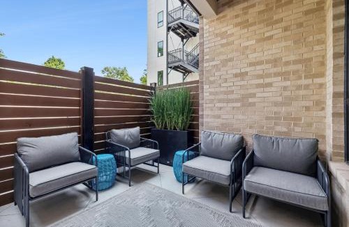 Edgehill House | The Sound Wave on Music Row Close to Broadway w Pool