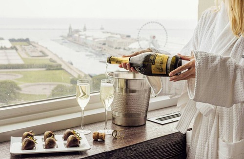 Streeterville Hotel | The Wade