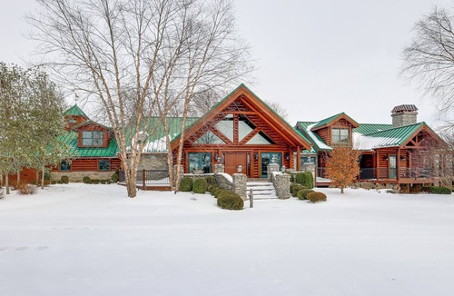Versailles House | Theater, Gym, Hot Tub: Versailles 'Heritage Lodge'
