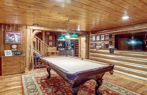 Versailles House | Theater, Gym, Hot Tub: Versailles 'Heritage Lodge'