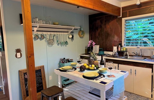 Waa Waa House | Tropical Garden Cottage near Ocean and Ponds