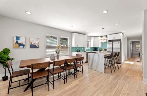 East Side House | Twin Homes - 8 Bedroom Retreat In Central ATL
