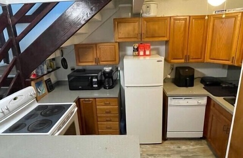 Ka'a'awa Apartment | Two Bedroom Beachside Loft at Crouching Lion