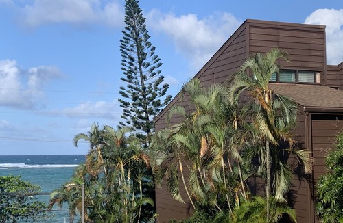Ka'a'awa Apartment | Two Bedroom Beachside Loft at Crouching Lion
