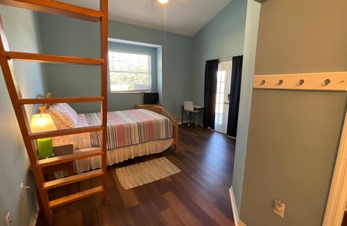 Williston House | Two Hawk Guest Room 4