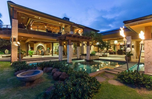 Kahala House | Ultra Luxury Oceanfront 8 BD 8.5 BA Pool & Hot Tub in Diamond Head