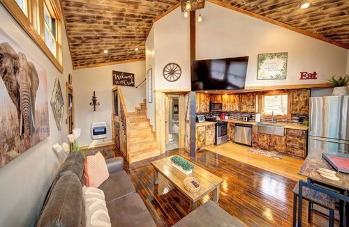 Greentown Cottage | Unplug & Unwind — A Cozy Pocono Cottage at Your Doorstep
