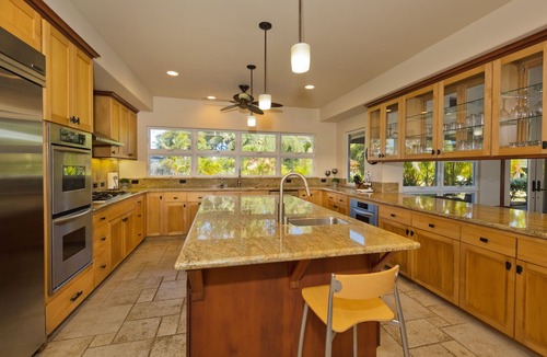 Keaau Villa | Villa Paraiso - Huge Pool with Hot Tub, for up to 12 people