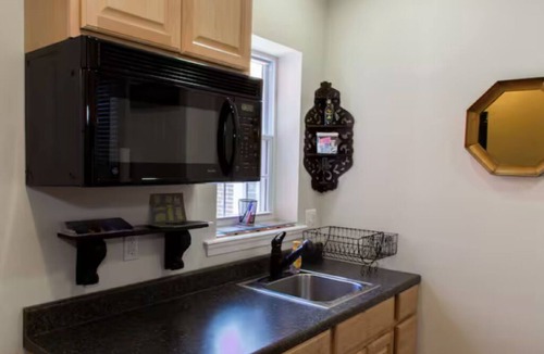 Fells Point House | Vintage Townhome/Heart of Fells Point