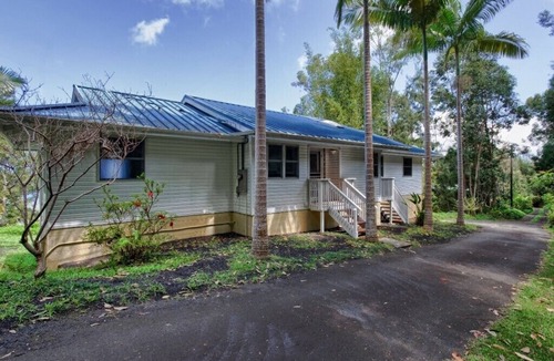 Waipio House | Waipio Valley and Ocean View