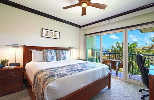 Wailua Condo | Waipouli Beach Resort D402 - Modern Top Floor Ocean View Suite in Kapaa with AC!