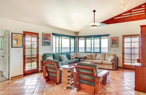 Kona Paradise House | Walk to Beach! Big Island Bungalow w/Ocean View