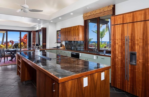 Kailua-Kona House | 🏖️Walk to Keiki Beach! Spectacular Oceanfront | Unbeatable Views & Location