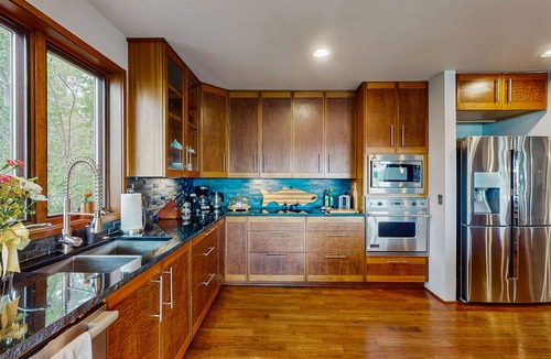 Poulsbo House | Waterfront luxury home with quick access to Seattle by Ferry