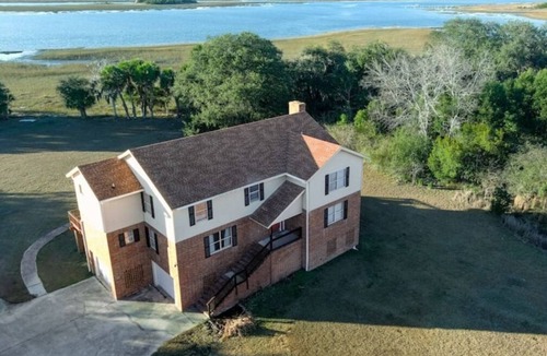 Beaufort House | Waterfront View 6 Bedroom Home
