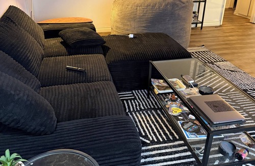 Sawtelle Apartment | West LA Wold Cup Hideaway